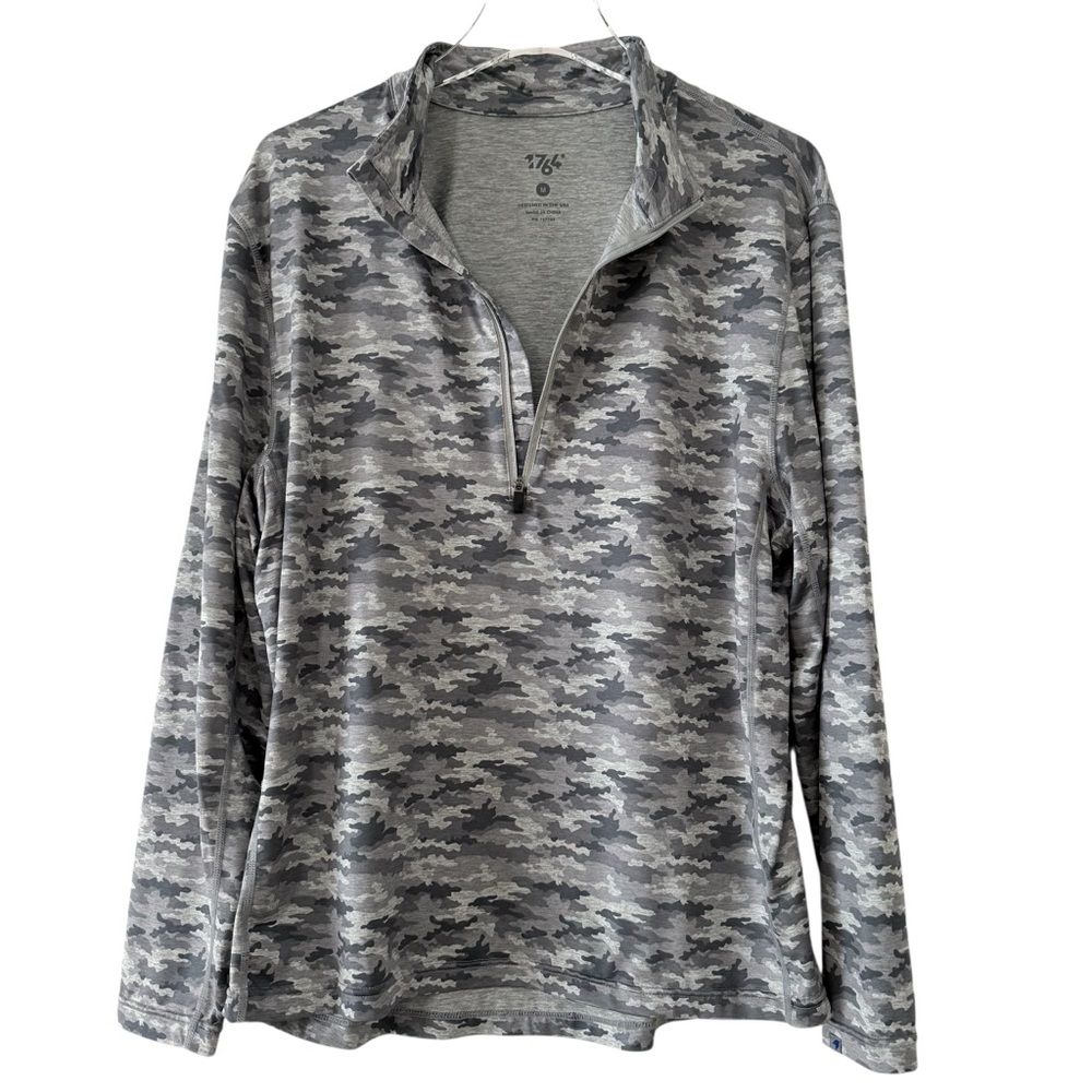 1764 Gray Camouflage Quarter-Zip Pullover Size Medium